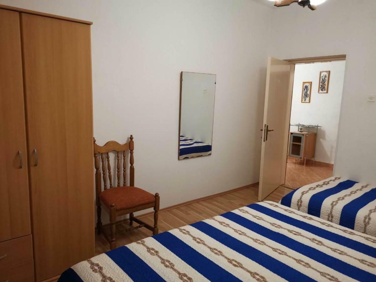 Apartmani Spomenka Seline Exterior photo