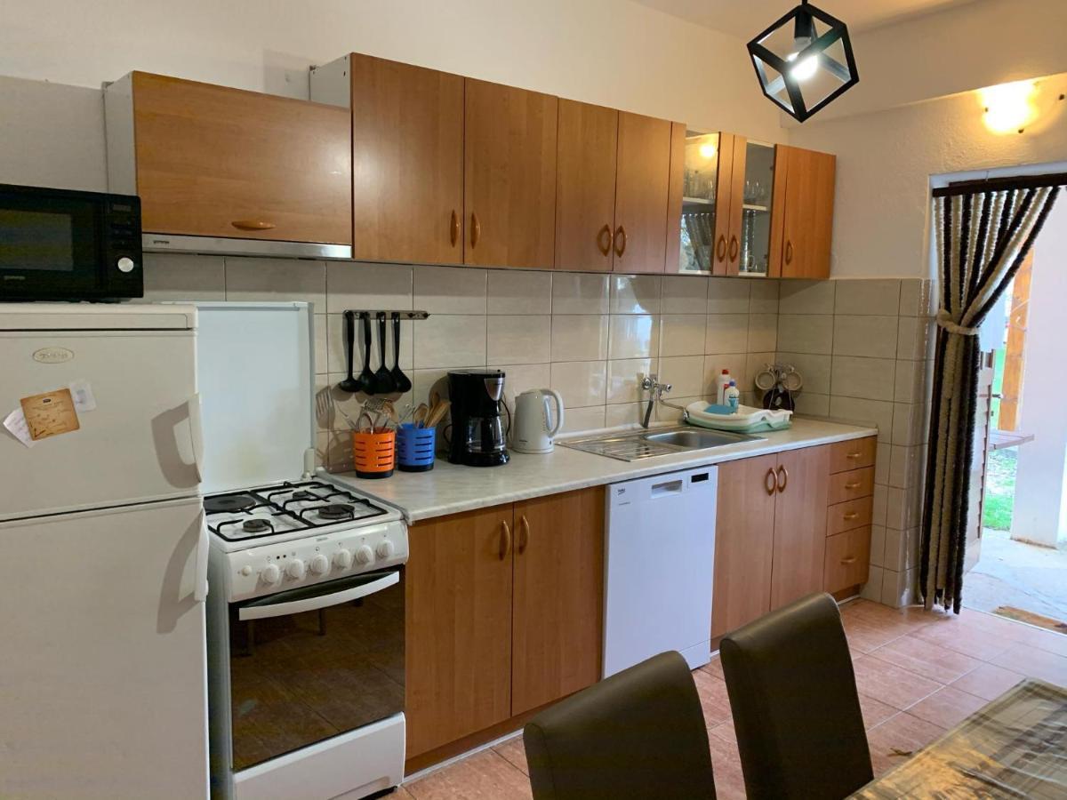 Apartmani Spomenka Seline Exterior photo